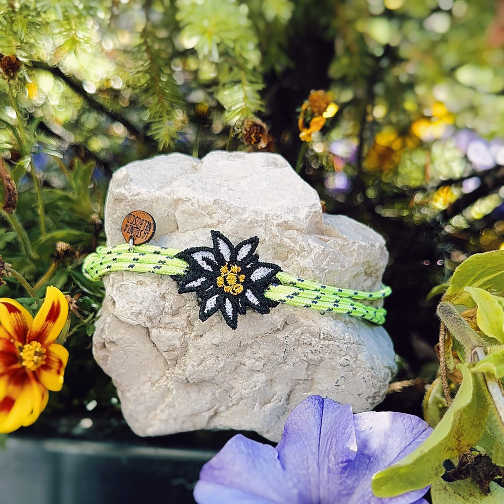 
                      
                        Edelweiss bracelet
                      
                    