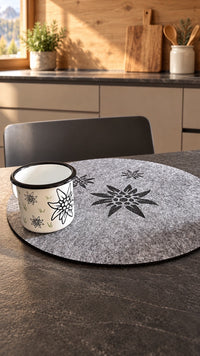 Sottopiatti rotondi in feltro con stelle alpine – Grigio, set da 6