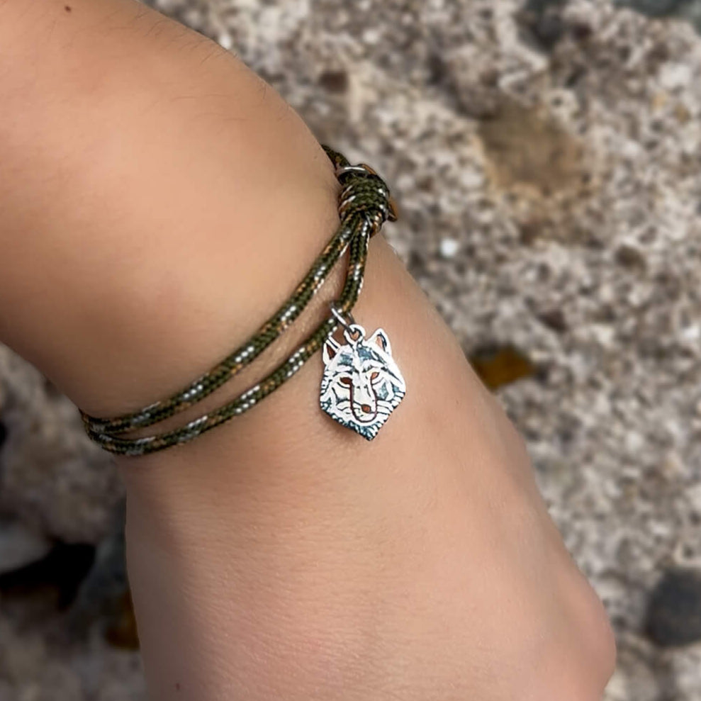 
                      
                        Lupo 🐺 - Bracciale animale guida
                      
                    