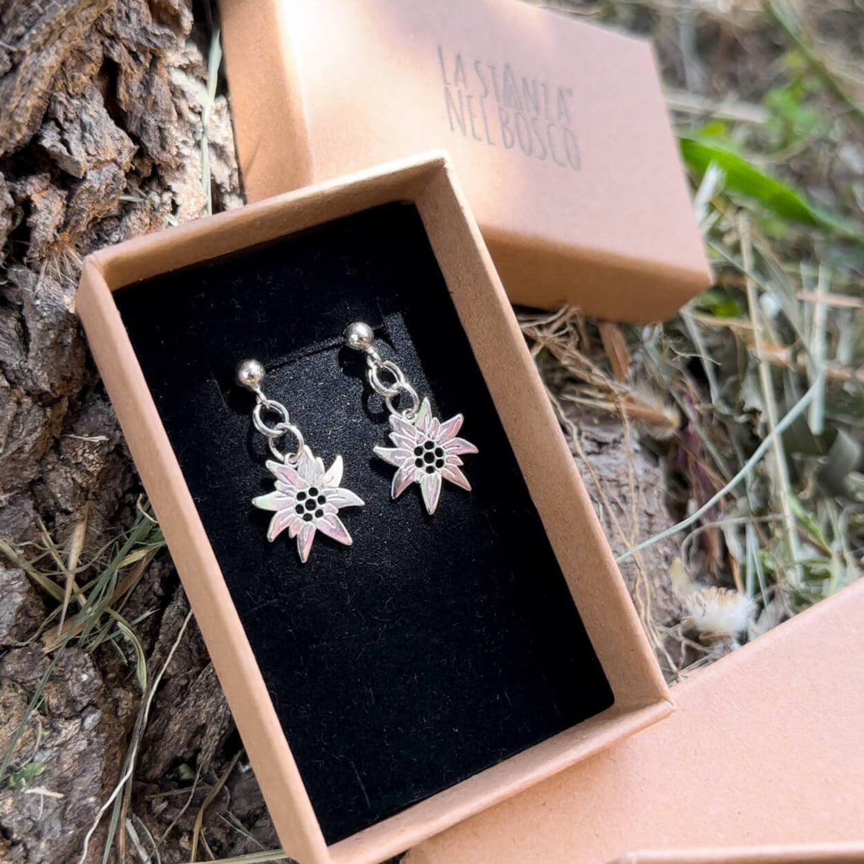 Un Paio Di Orecchini A Gancio A Leva Tibetani A Tema Stellati Fatti A Mano. - Italia - Foto 10