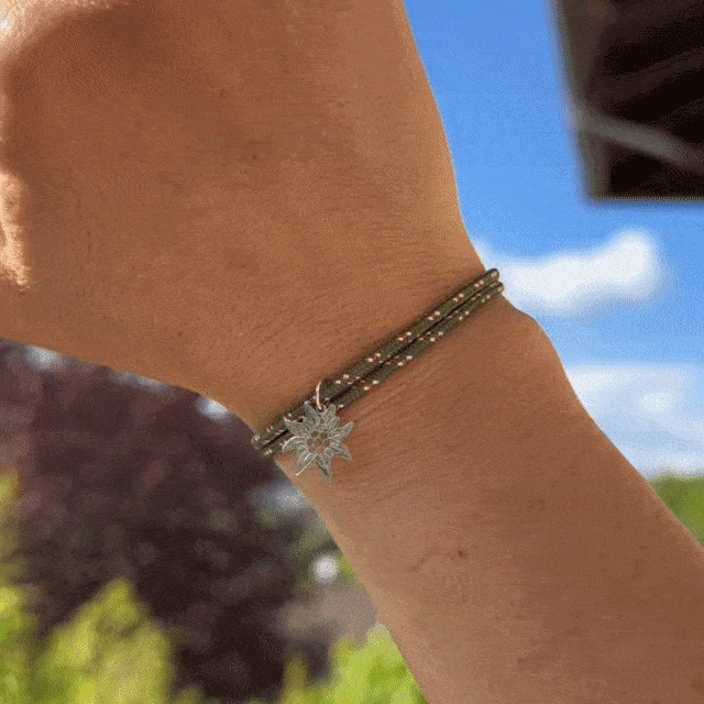 
                      
                        Stella alpina - Bracciale paracord e argento 925
                      
                    